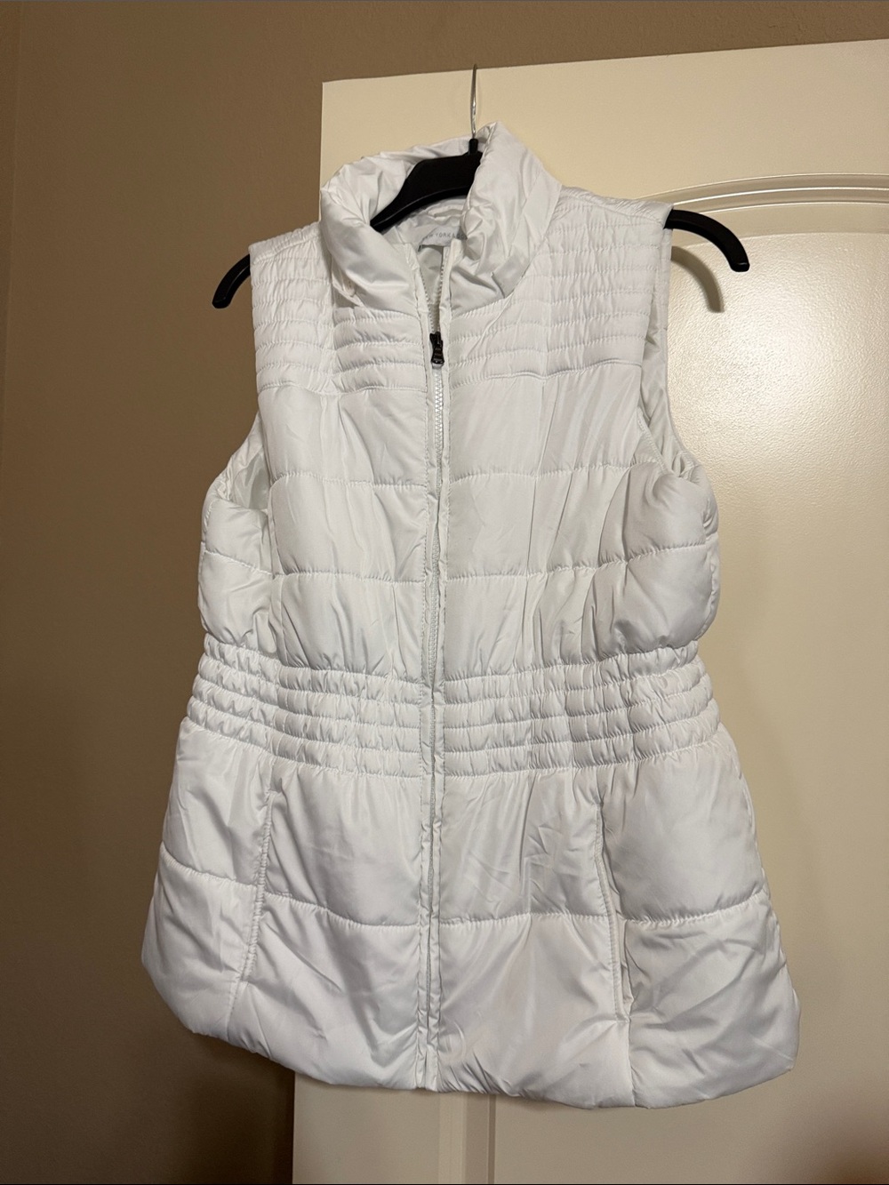 New York & Company White Quilted Sleeveless Puffer Vest